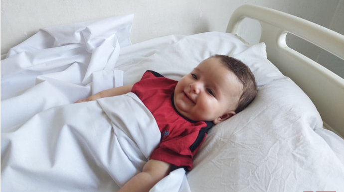 Körpəni küçədə tapdığını deyən şəxs onu anasının razılığı ilə polisə təhvil verdiyini bildirib - FOTO 