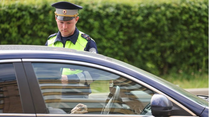 Rusiyada bu şəxslərə maşın sürmək qadağan edilir