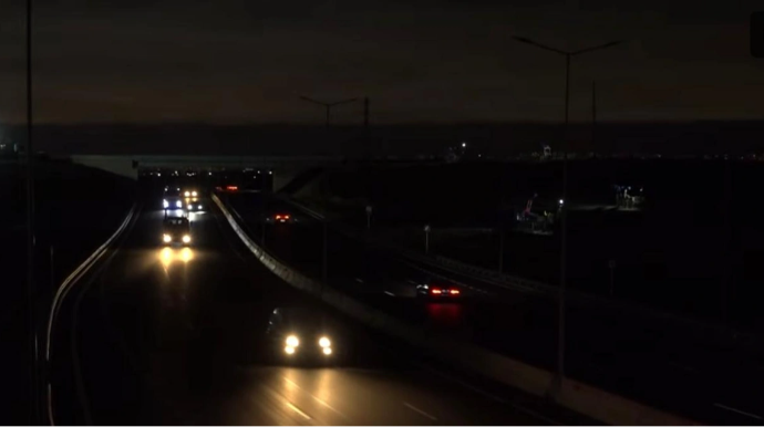 Avtomobil yolunda işıqlandırmanın olmaması qəzalara yol açır - Sakinlərdən ŞİKAYƏT - VİDEO