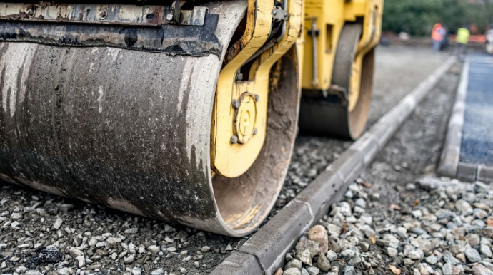 Prezident Xəzər rayonunda yollarının yenidən qurulmasına 4,4 milyon manat ayırıb 