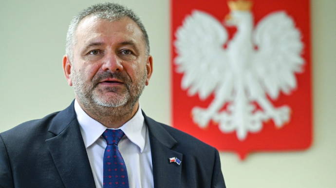 Ədliyyə naziri keçiddə piyadaya yol vermədiyinə görə cərimələndi 