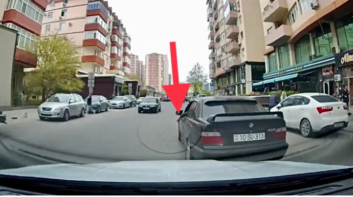 Küçəni zibilləyib ona iradını bildirən sürücüyə “Gələn dəfə səndən icazə alarıq”  dedi   - VİDEO