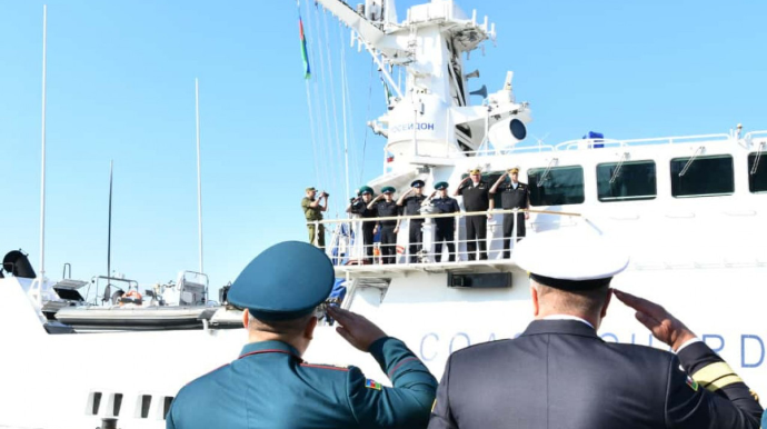 Rusiyanın sərhəd gözətçi gəmisi Bakıya gəldi - FOTO