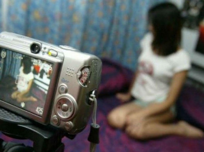 Qadını intim fotoları ilə şantaj etdi, 4 min dollar aldı