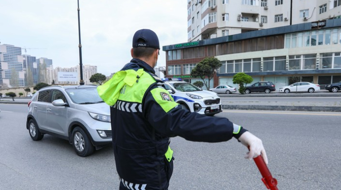 Deputatı yolda saxlayan polislə bağlı tədbir görüləcək