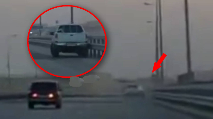 Sükan arxasında sürücünün halı pisləşdi:  Avtomobil arakəsmələrə çırpıldı - VİDEO 