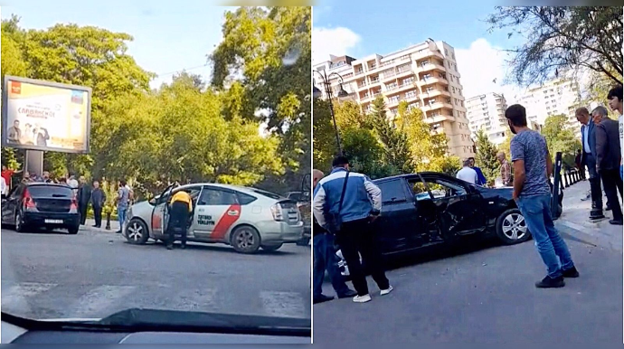 “Prius”la toqquşan “Hyundai” parkın önündəki dəmir dirəyə dəydi    - VİDEO