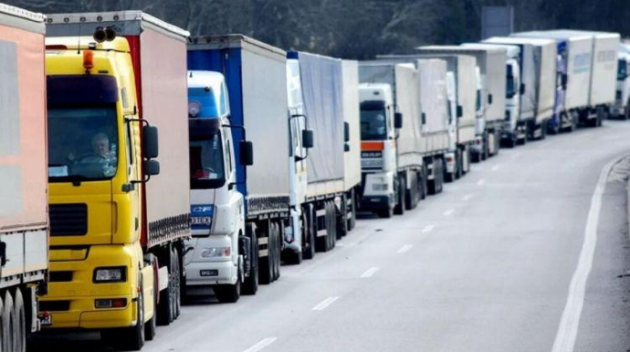 Türkmənistan Azərbaycanın yük maşınlarına yeni tariflər tətbiq edəcək