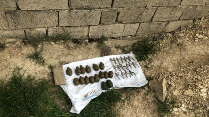 Abşeronda döyüş tətbiqinə yararlı silah-sursat tapıldı - FOTO