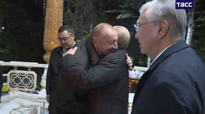 Düşənbədə İlham Əliyevlə Putinin səmimi görüntüləri - VİDEO