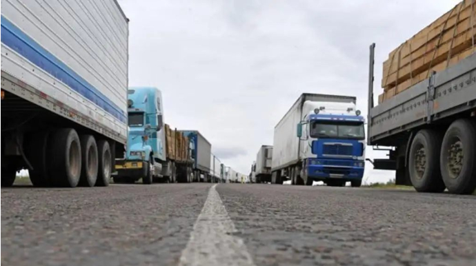 Sərhəddə yük maşınları üçün elektron növbə sistemi tətbiq ediləcək 