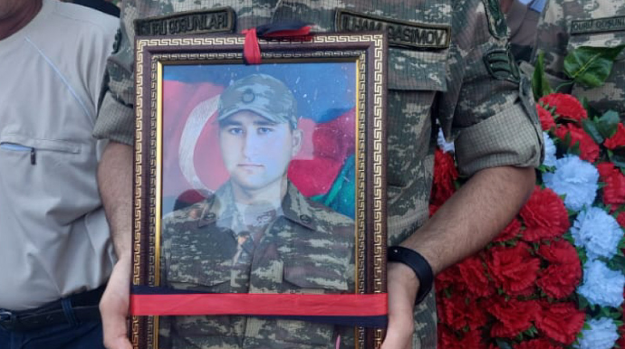 В Шамкире проходит церемония прощания с погибшим солдатом - ФОТО
