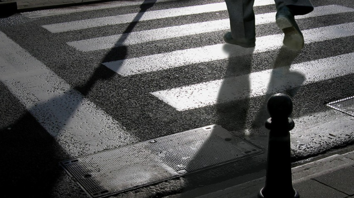 Paytaxtda 65 yaşlı qocanı  avtomobil vurub