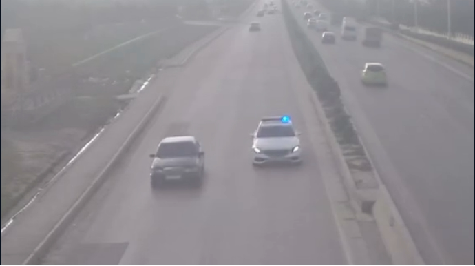 Yol polisi avtomobili radara düşdü; cəriməsi digər sürücüyə yazıldı - VİDEO 