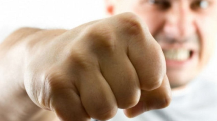 Goranboyda evə girən oğrular ər və arvadı döyüb 