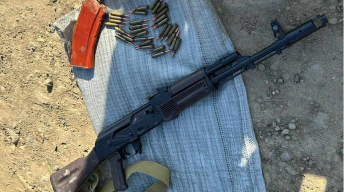 Masallıda meşəlik ərazidən "Kalaşnikov" avtomatı aşkarlanıb  - FOTO