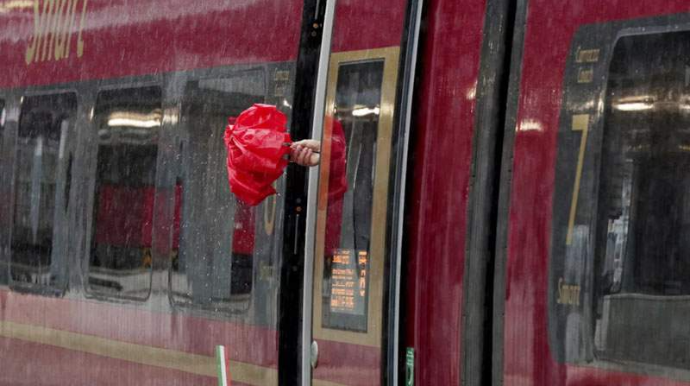 İtaliyada qatarlar zəlzələləri qabaqcadan biləcək 