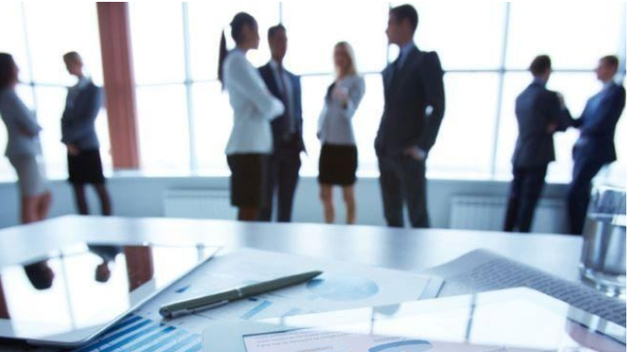 Azərbaycan 4 günlük iş rejiminə keçə bilərmi? - Nazir müavini AÇIQLADI 