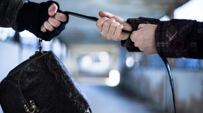 Bakıda qadına qarşı QULDURLUQ 