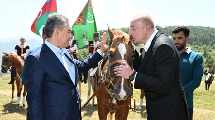 “Dostluq” adlı Qarabağ atı artıq onundur - FOTO
