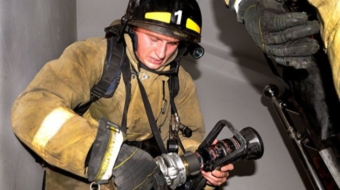 Zaqatalada birmərtəbəli evdə yanğın olub