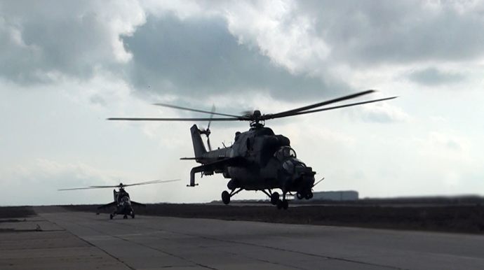 Hərbi pilotlar təlim-məşq uçuşları icra edib - VİDEO 