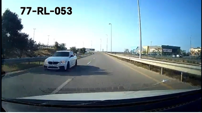 "BMW" sürücüsü Zığ şosesinin əksinə sürdü: Təhlükəli anlar - VİDEO