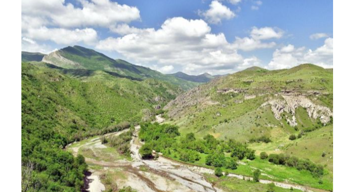 Laçın-Sünik  sərhədində dalğalanan bayrağımızın görüntüsü yayıldı  - FOTO