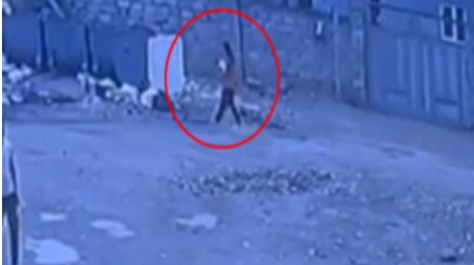 Körpəsini zibil qutusuna atan qadınla bağlı məhkəmə qərar verdi    - YENİLƏNİB