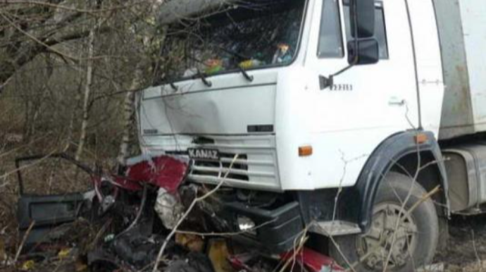 Goranboyda “Kamaz” "06" ilə toqquşdu; 2 ölü 
