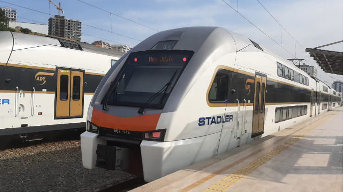 Azərbaycanda dəmir yolu ilə sərnişin daşımaları 55%-dən çox artıb 