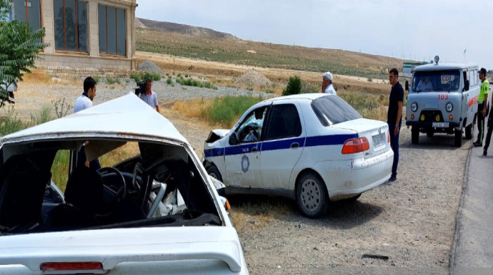 Hacıqabulda təlim maşını qəzaya uğrayıb, ölən var - FOTO 