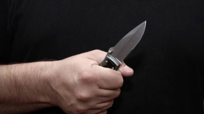 Doğulanda verdiyi ada görə əmisini bıçaqladı 