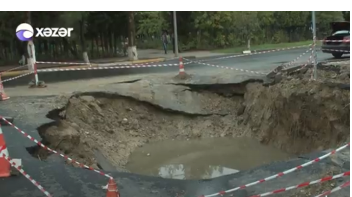Sumqayıtda yeni təmir olunmuş yol çöküb - VİDEO 