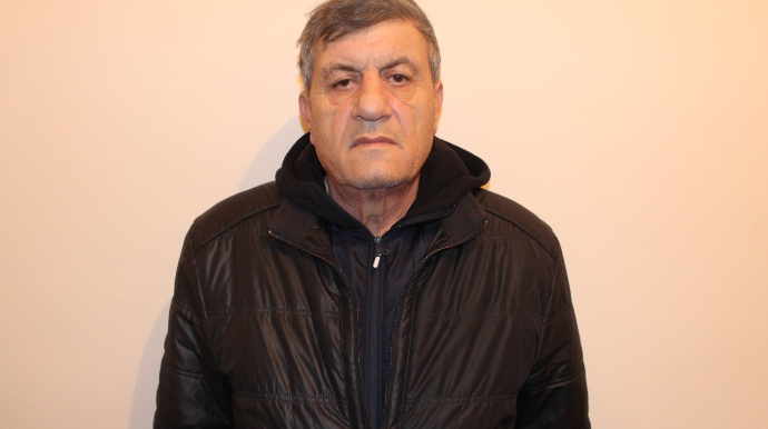 Polis 100 min manatlıq dələduzluq edən şəxsi saxladı 