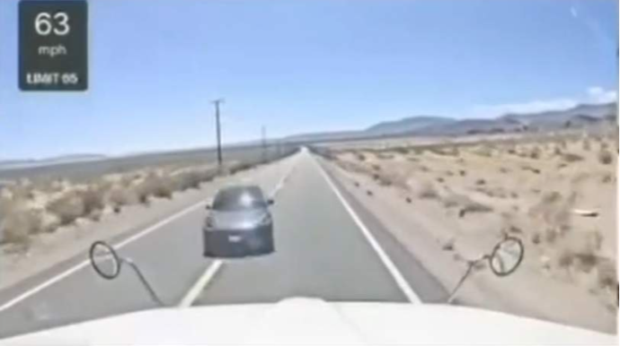 “Tesla” qarşı yola çıxıb TIR-la toqquşdu; qadın sürücü öldü - VİDEO 
