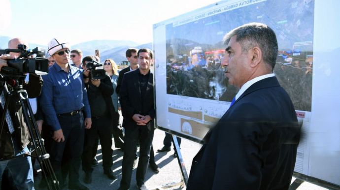 Əcnəbi diplomatlar Horadiz-Ağbənd avtomobil yolunda görülən işlərlə tanış olub - FOTO 