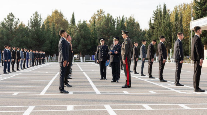 Вилаят Эйвазов принял граждан и провел строевой смотр в Барде 