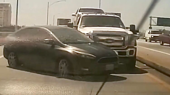 Səbrsiz sürücünün lüzumsuz manevri qəza ilə sonlandı   - VİDEO