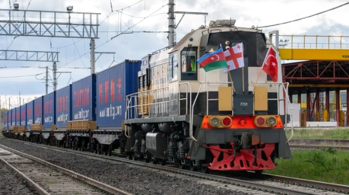 Bakı-Tbilisi-Qars dəmir yolu vasitəsilə yük dövriyyəsi altı dəfə artıb - Kobaxidze 