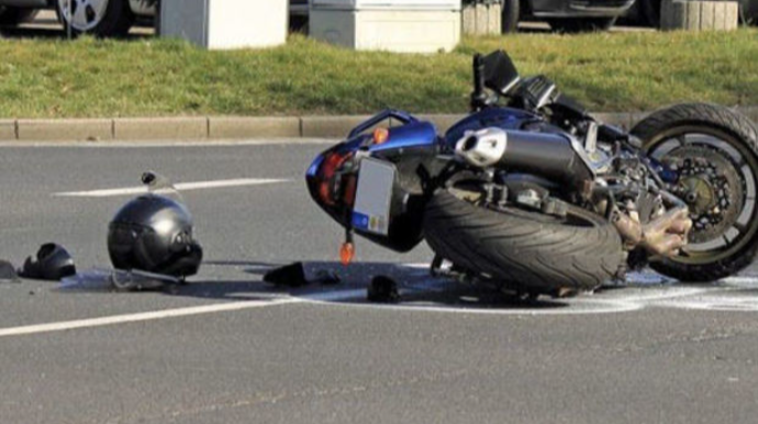 Suraxanıda motosikletçi qəzaya uğrayaraq ağır yaralanıb 