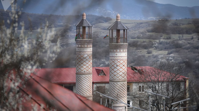 Yuxarı Gövhərağa məscidi  təmir olunub