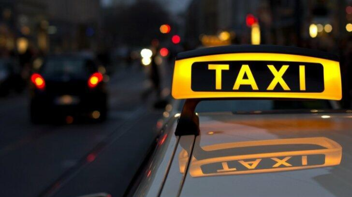 "Bəzən taksilərdə çox əzab çəkirəm, yarı yolda düşürəm" - Əməkdar artist 