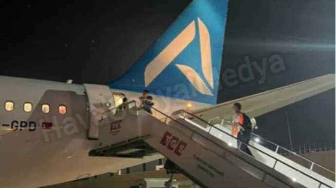 “Duty Free”dən oğurluq edib Bakıya qaçmaq istədilər - Təyyarədə tutuldular