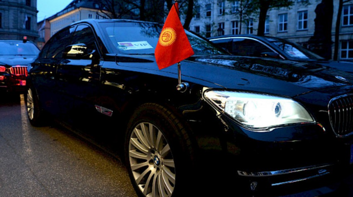 Prezidentin korteji qəzaya uğrayıb, ölən var 