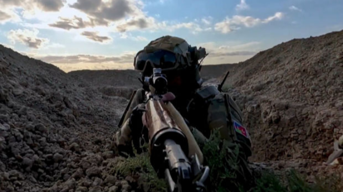 Azərbaycan və Türkiyə hərbçiləri şərti düşmənin komanda-idarəetmə məntəqələrini sıradan çıxarıblar  - VİDEO