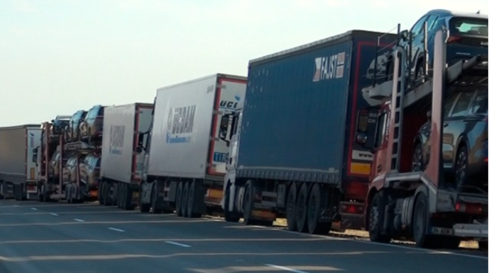 1542 yük maşını gömrük-keçid məntəqələrində GÖZLƏYİR 