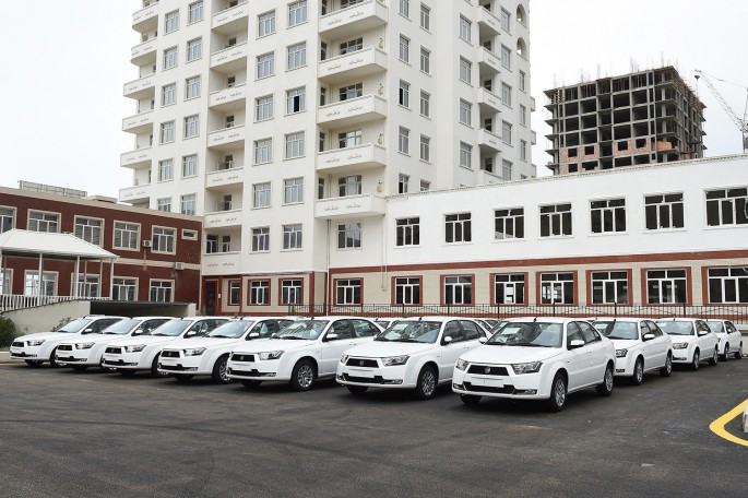 Prezident əlil və şəhid ailələrinə mənzillər və avtomobillər verib - FOTO