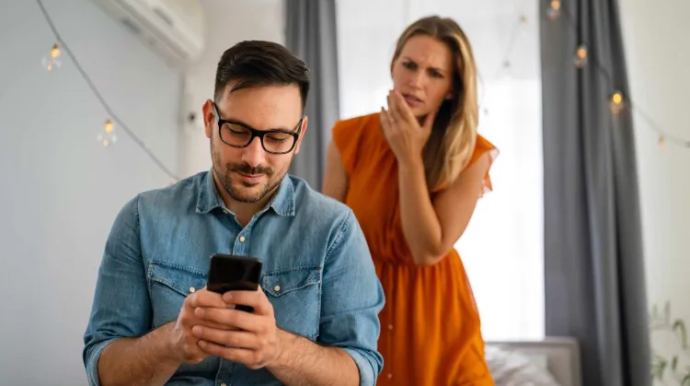 Qadınlar daha çox qısqanır, yoxsa kişilər? - PSİXOLOQ AÇIQLADI 