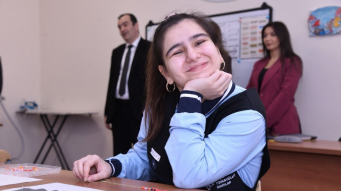 Bu gün qış tətilindən öncə son dərs günüdür 